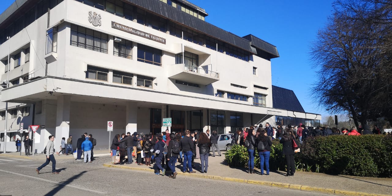 Municipalidad de Valdivia fue evacuada por eventual emanación de gas - Mi  Valdivia